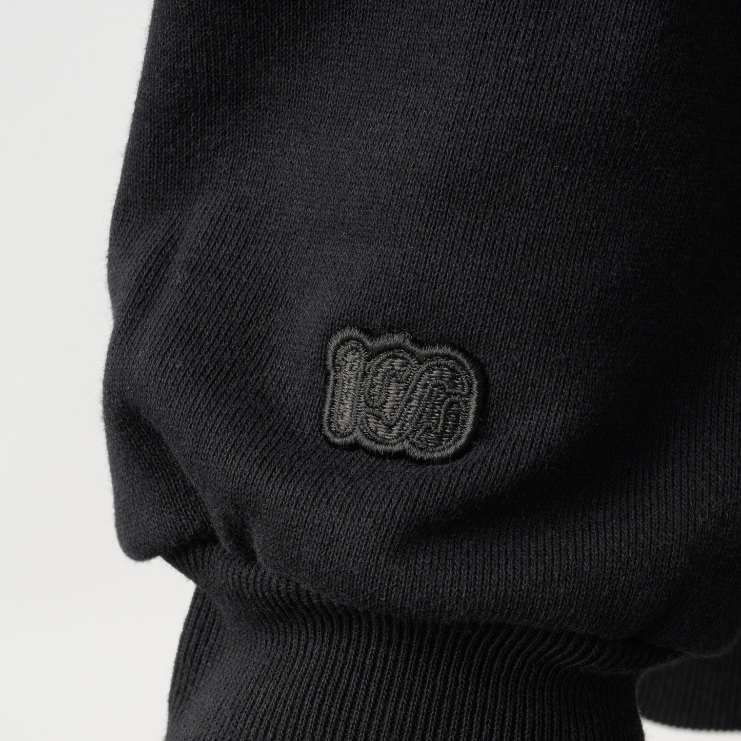 100A STURDY HOODED SWEATSHIRT